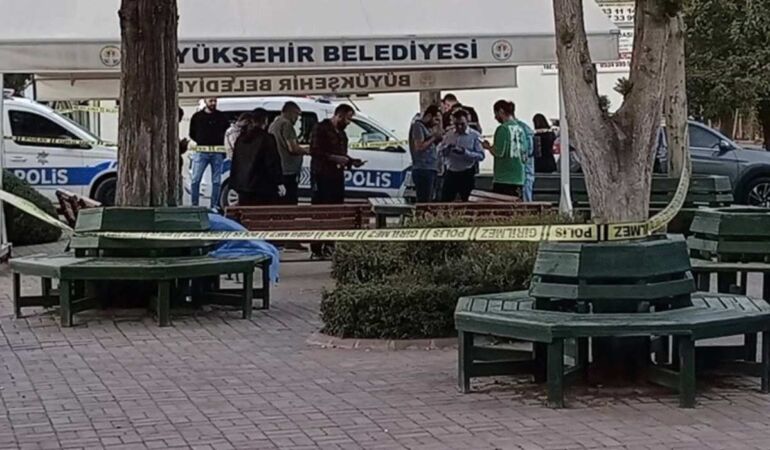 vAdana'da 3 kadın silahlı saldırıda öldürüldü!